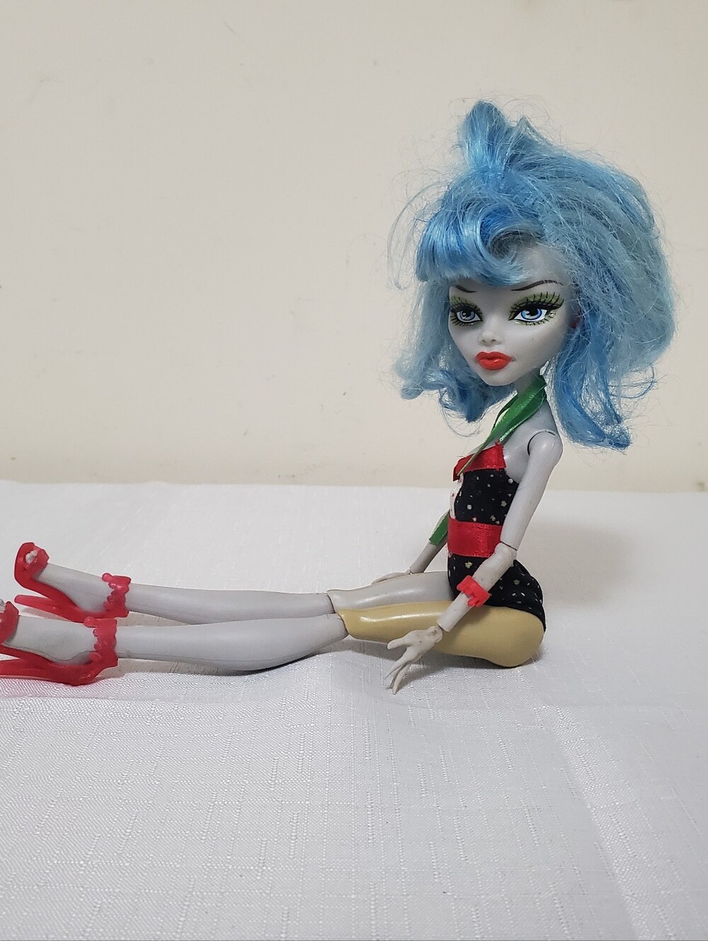 Monster High Doll Ghoulia Yelps Skull Shores